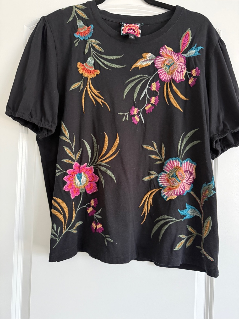 Johnny Was Sidonia Black Embroidered Floral Crew Neck Puff-Sleeve Top